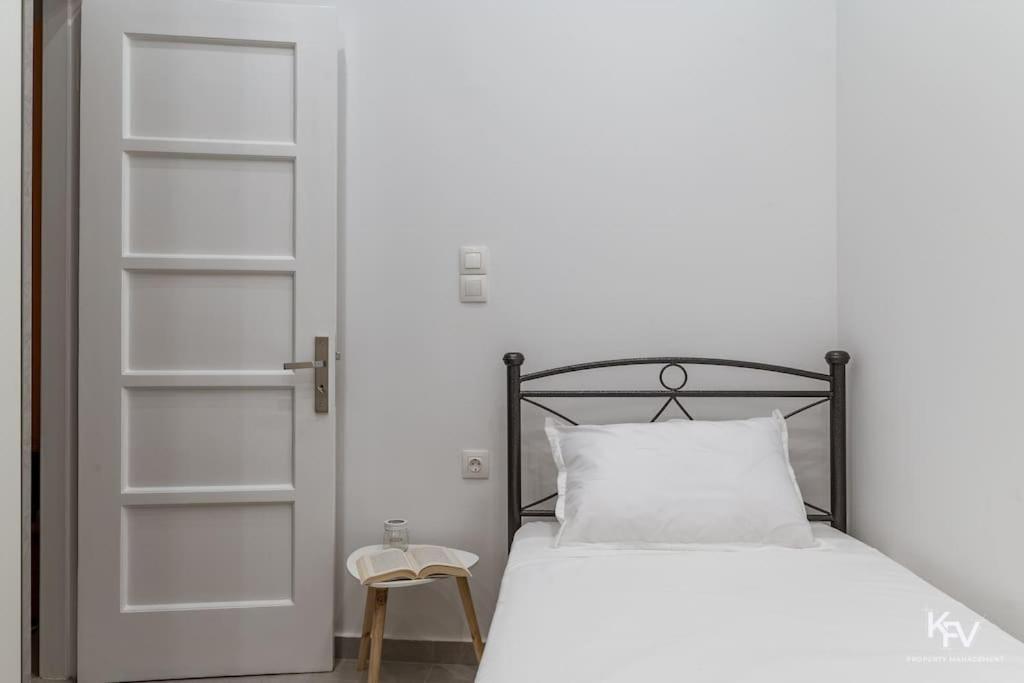 Modern And Cozy In The Heart Of Athens
