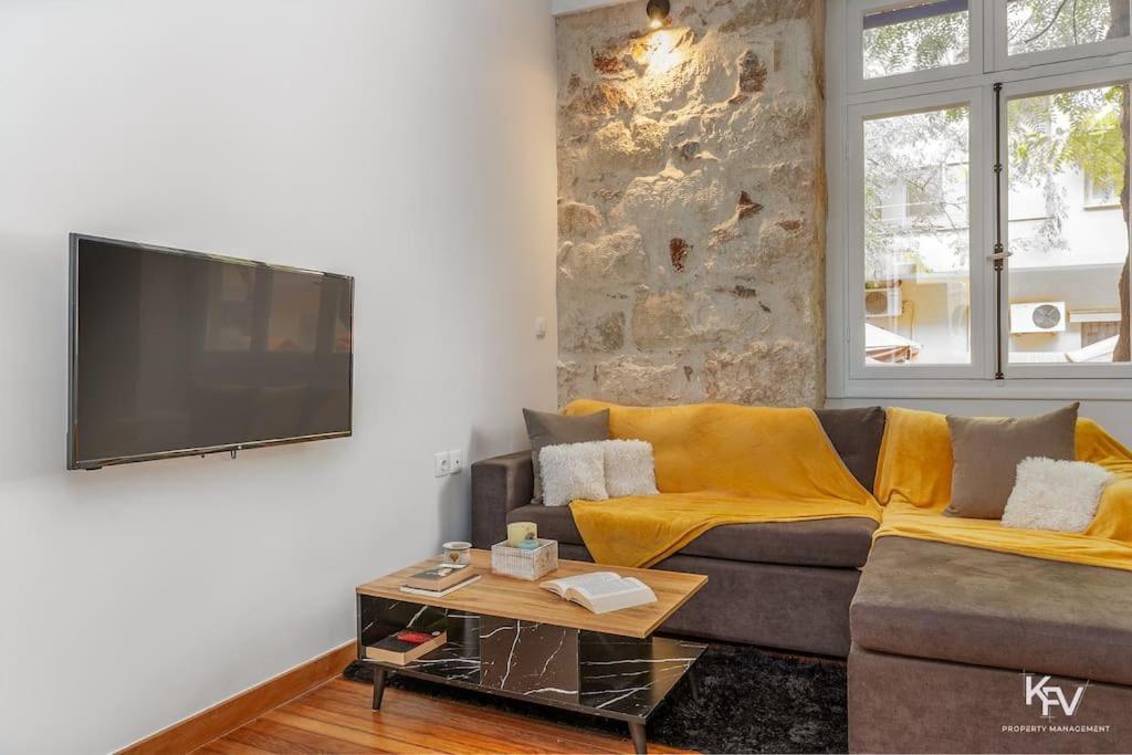 Modern And Cozy In The Heart Of Apartment Athens
