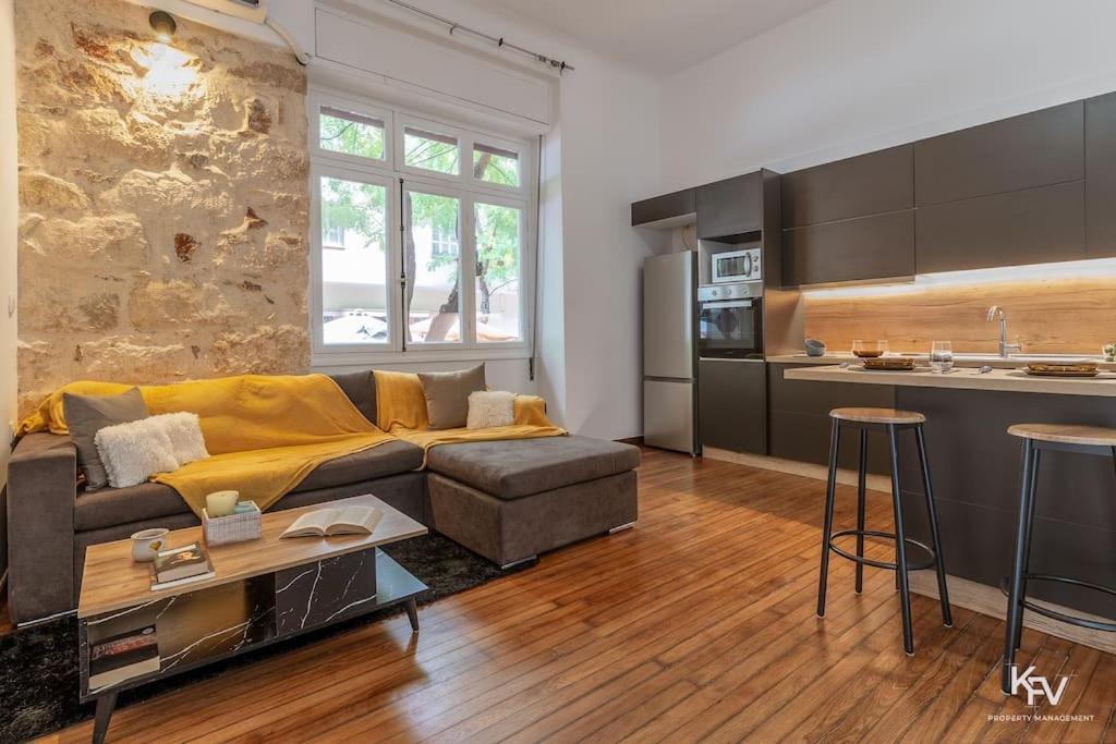 Modern And Cozy In The Heart Of *